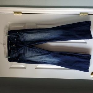 Almost like new stretch Jean. Adorable style. Boot cut American eagle outfitter